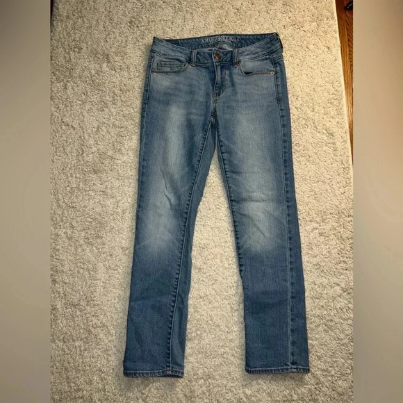 American Eagle Outfitters Denim - Women’s Size 6 American Eagle Skinny jeans GUC